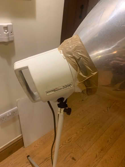Photo of free 2 photography / filming / animation lights (Sutton Pools OX14) #1