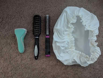 Photo of free Bathroom items (280/Winchester) #1