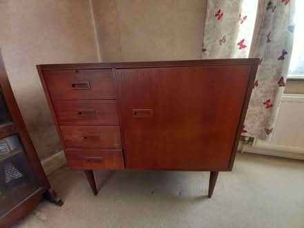 Photo of free Sewing machine in cabinet (The Highlands TN39) #3