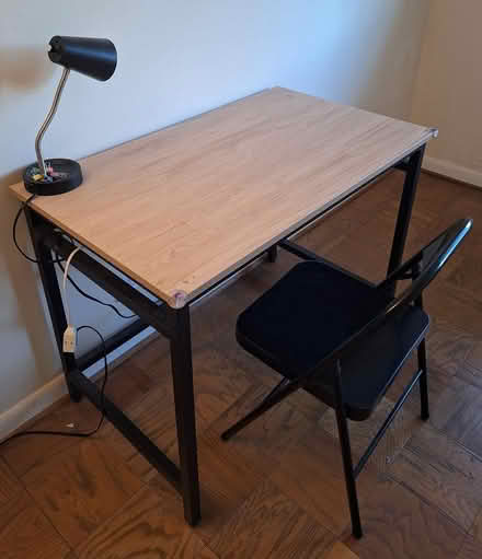 Photo of free Desk and chair (North bethesda) #1
