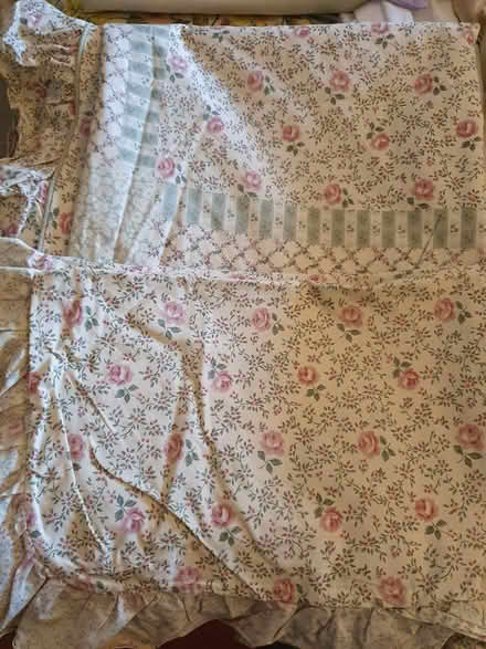 Photo of free M&S Single Quilt cover and pillowcase (Furzton MK4) #1