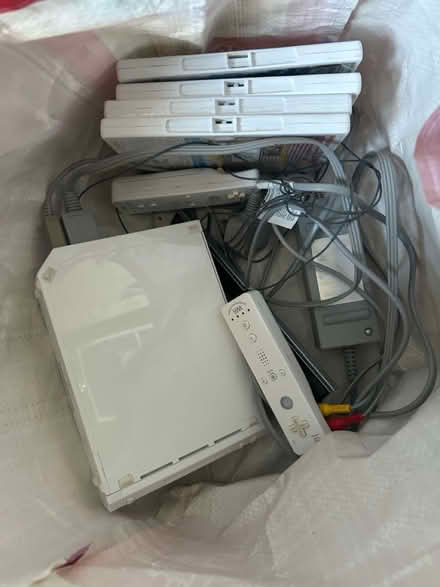 Photo of free Nintendo wii (Ip33) #1