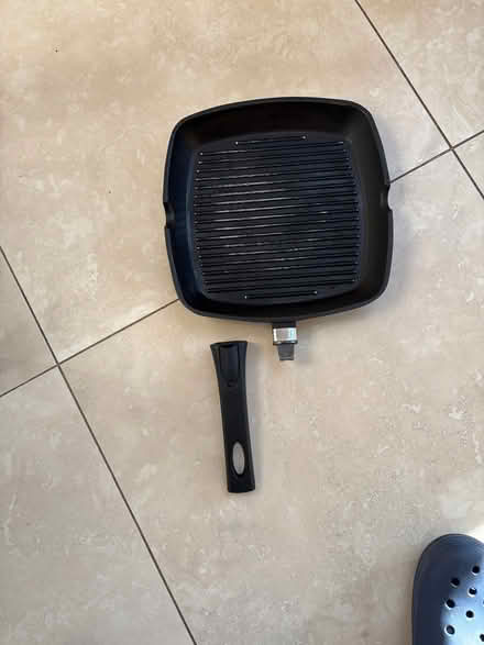 Photo of free Griddle pan with detachable handle (Southfields SW19) #3