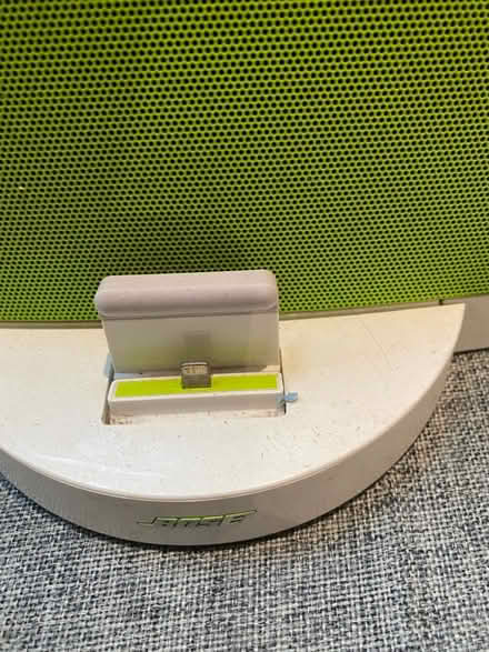 Photo of free Boss speaker connecting to a phone (BR7) #1