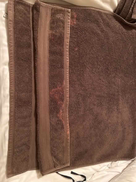 Photo of free Bath towel (Chapel allerton LS7) #1