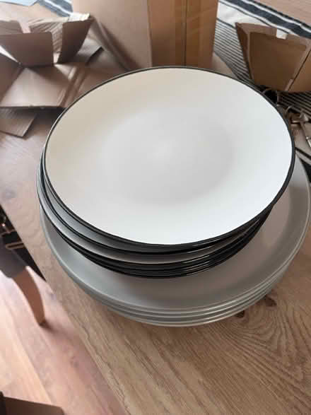 Photo of free Plates (TW20) #1