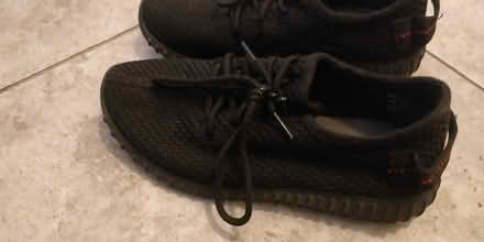 Photo of free Kids shoes uk Size 3 (SM5) #2