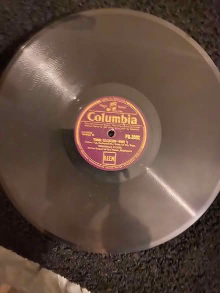 Photo of free Old 78 rpm records (Denvilles Havant) #1