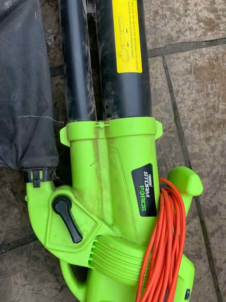 Photo of free Draper Blower/Sucker (B31 4QH) #4