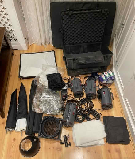 Photo of free Photographic studio flash equipment (BR2) #1