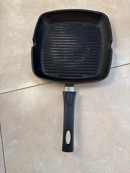 Photo of free Griddle pan with detachable handle (Southfields SW19) #1