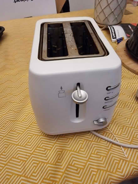 Photo of free 2 slice toaster (Braintree, CM7) #1