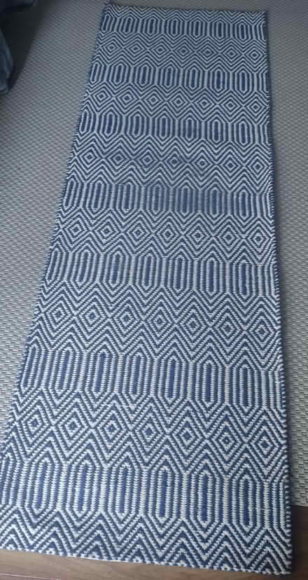 Photo of free Rug (Surbiton KT6) #1