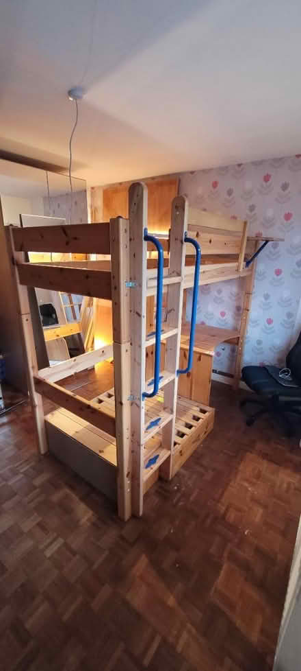 Photo of free Bunk bed with desk and seating (Denmark hill (SE5)) #4