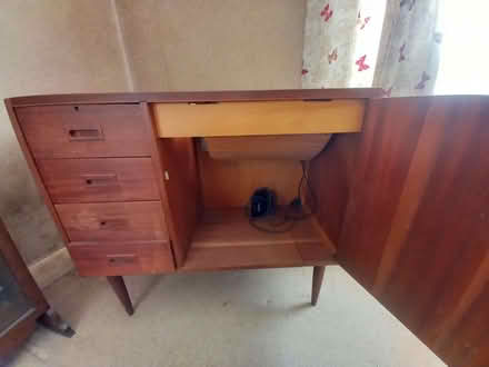 Photo of free Sewing machine in cabinet (The Highlands TN39) #2