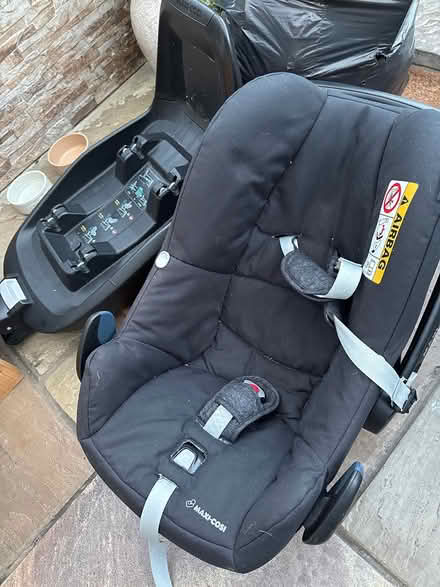 Photo of free Maxi cosi car seat (Near combs reservoir) #1