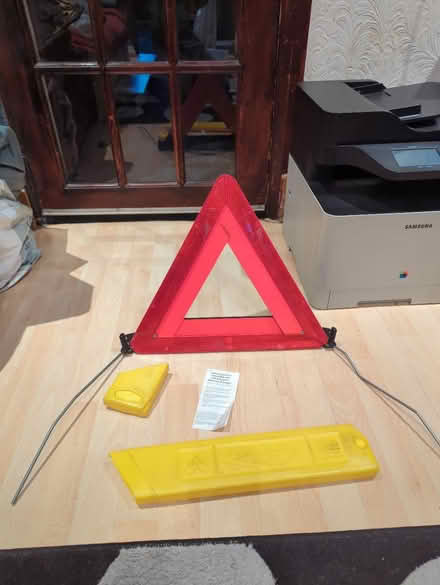 Photo of free Roadside warning triangle (Leyton E10) #1