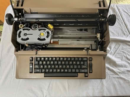 Photo of free Silver Reed Electric Typewriter (Midtown Palo Alto) #1