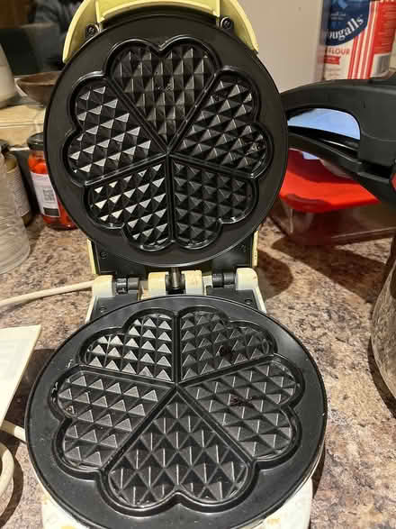 Photo of free Waffle msker (GU22) #3