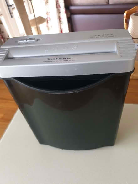 Photo of free Personal Use Paper Shredder (Clint Green NR20) #2