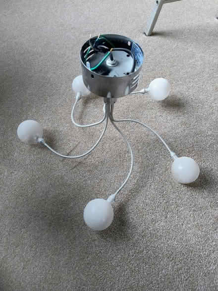 Photo of free 5 bulb ceiling light (Woodseats S8) #1