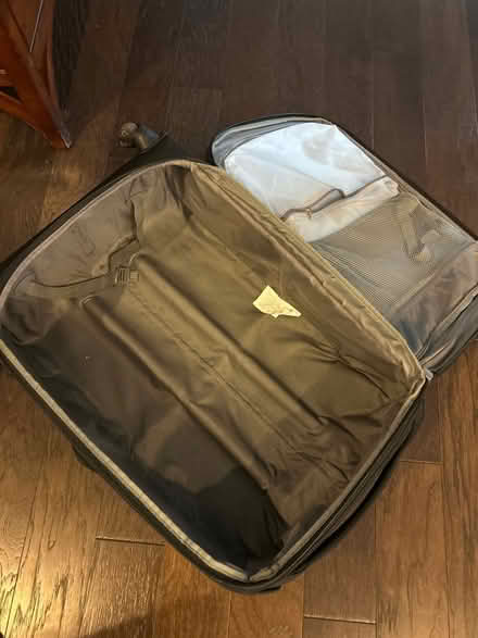 Photo of free 26” samsonite suitcase (Del Ray near GW Middle School) #1