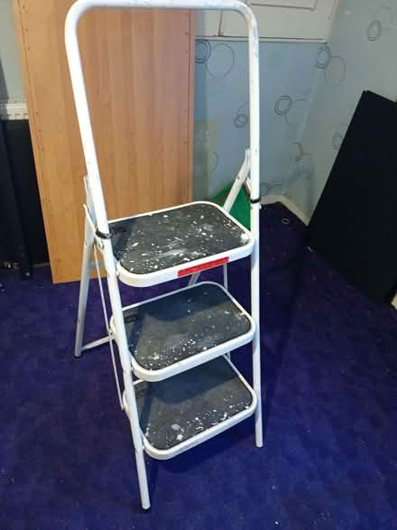 Photo of free three step folding ladder (Netteswell CM20) #1
