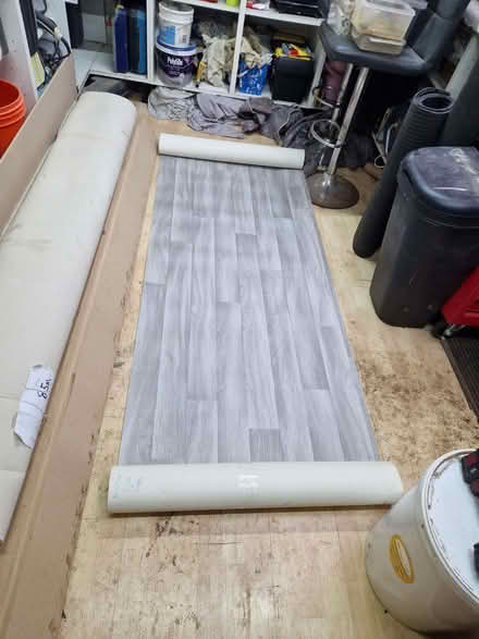 Photo of free wood plank vinyl flooring (Kingsley Park) #1