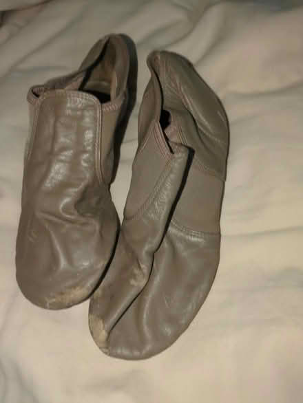 Photo of free Capezio leather jazz shoes size 6 (Leonardo/Middletown) #1