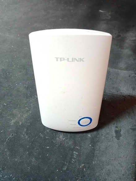 Photo of free TP-Link WiFi Range Extender (Longstanton CB24) #1