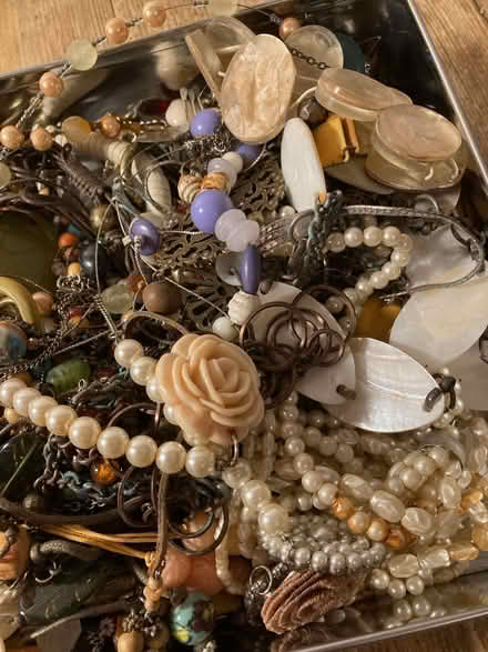 Photo of free Old broken jewellery (Shoreham-by-sea BN43) #2