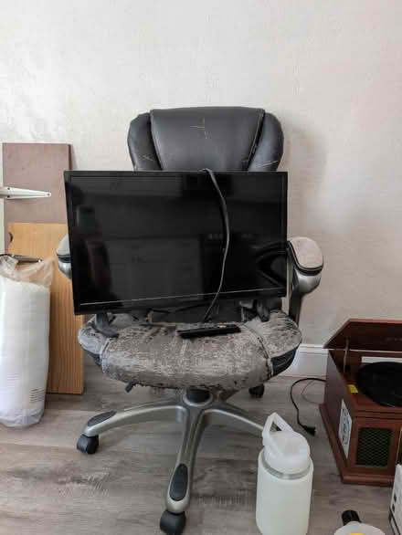 Photo of free Curb Alert! Lots of Stuff (South Pasadena) #2