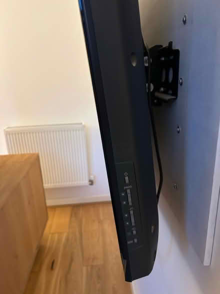 Photo of free Sony Bravia TV 40” (SW9) #4