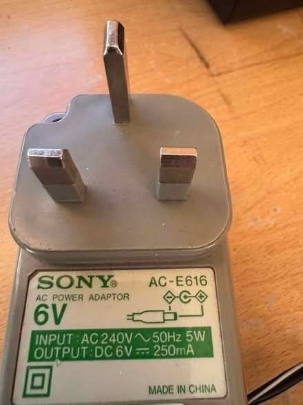 Photo of free Sony Mini Disc Player/Recorder Charger (Fenlake MK42) #1