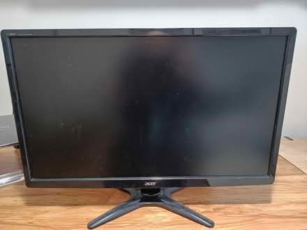 Photo of free Acer 24" LCD monitor (Essex Road, N1) #1