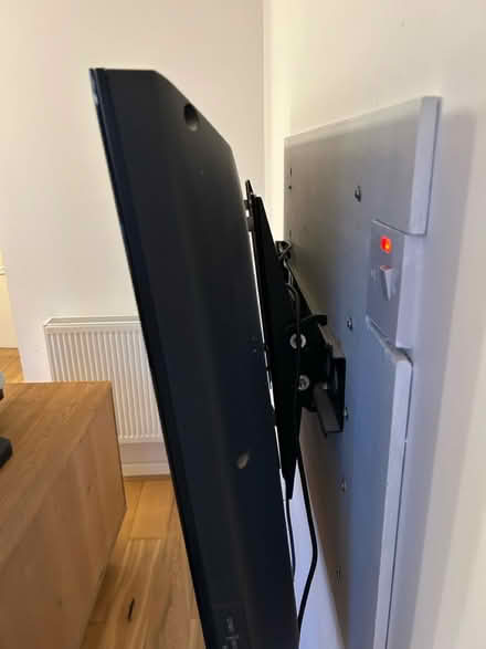 Photo of free Sony Bravia TV 40” (SW9) #3