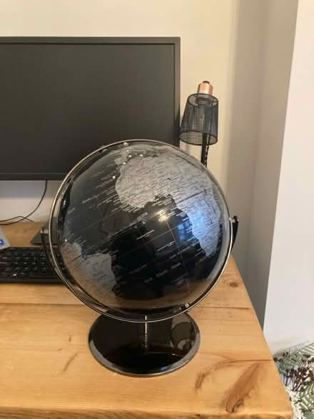 Photo of free Globe (Poole) #1