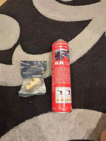 Photo of free 28 to 22mm reducer and gas (Leyton E10) #1