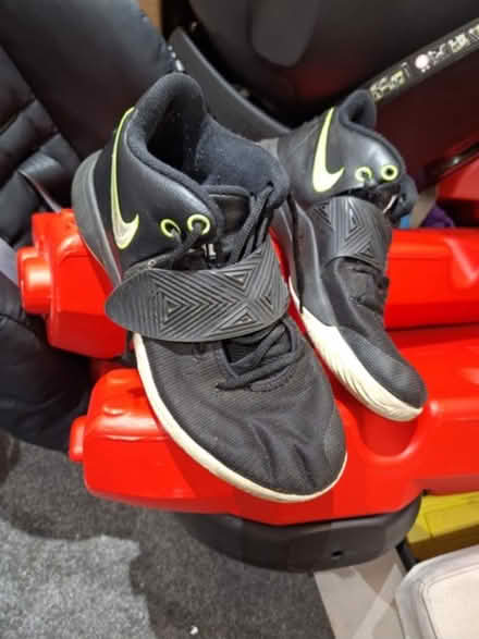 Photo of free Basketball shoes (Ilford IG1) #1