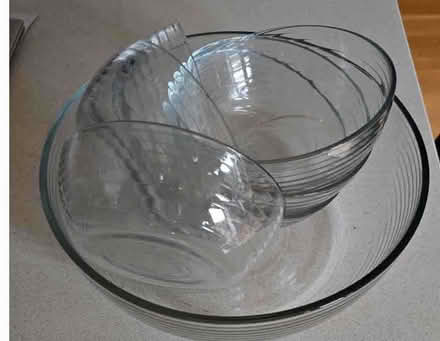 Photo of free Glass serving bowl and 6 dessert bowls (Neat Enstone OX7) #1