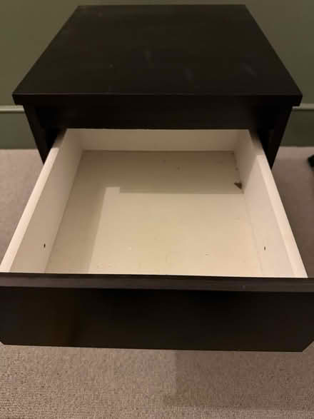 Photo of free Small cabinet / bedside table (SW11 Clapham) #4