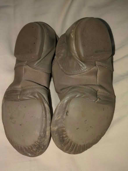 Photo of free Capezio leather jazz shoes size 6 (Leonardo/Middletown) #2