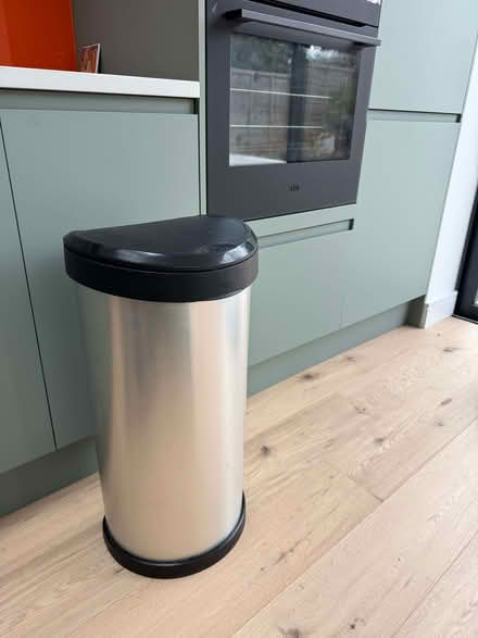Photo of free Kitchen bin (Stroud Green N4) #2