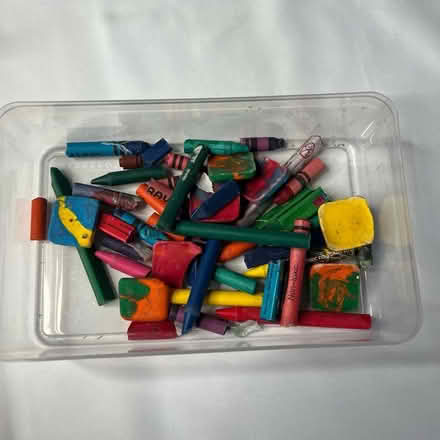 Photo of free Broken Wax Crayons for Craft (CO16) #1