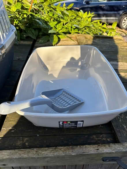Photo of free Cat litter tray (Walton-on-Thames KT12) #2