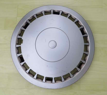 Photo of free hub cap generic 13 inch (Frimley Green GU16) #1