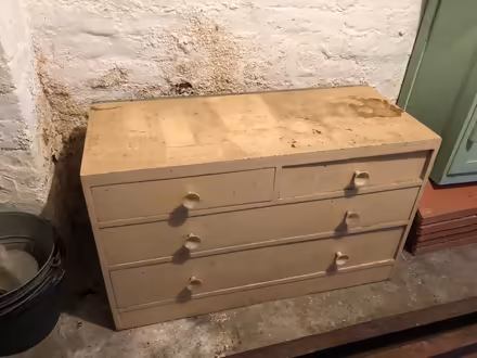 Photo of free Chest of drawers (SE23) #1