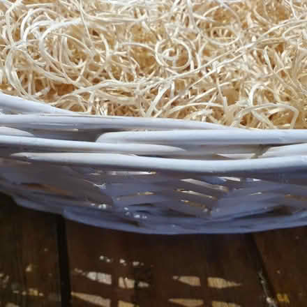 Photo of free White Gift Basket (PR25 leyland) #3