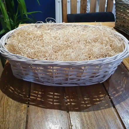 Photo of free White Gift Basket (PR25 leyland) #2