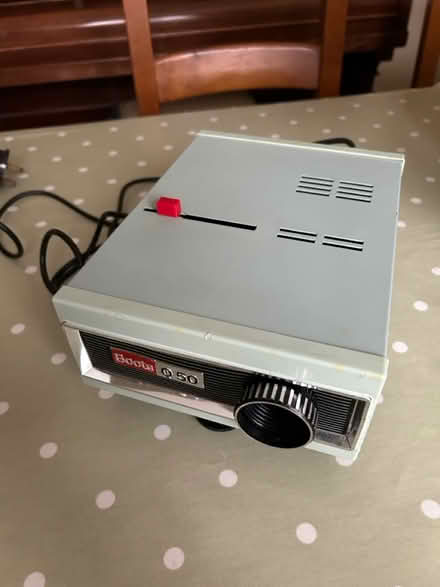 Photo of free Boots 1970s slide projector (Toddington) #1